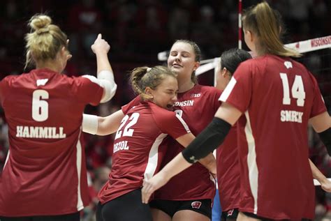 wisconsin volleyball team nude video|UWPD investigating sharing of sensitive photos, video of。